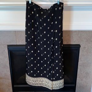 Black Skirt With Cream Color Design. Size 14.